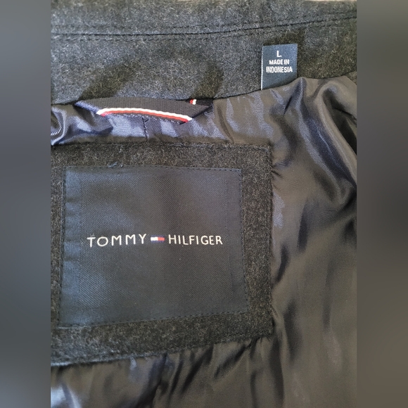 Tommy Hilfiger Men's Wool coat, size Large - Picture 5 of 6